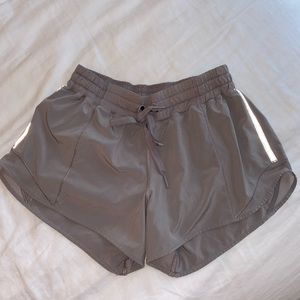 Lululemon Hotty Hot Short 4”
